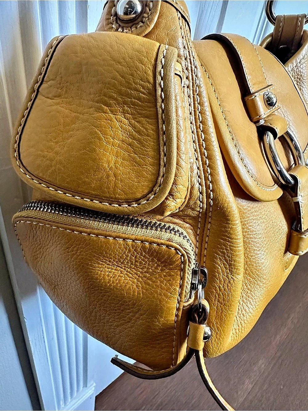 Banana Republic Heavy Leather Hobo Bag Saddle in yellow squash - Picture 3 of 5